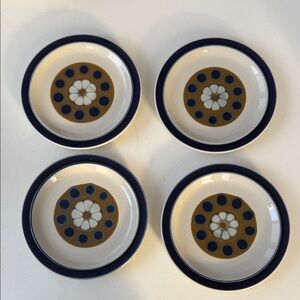 Electra Polaris Casual Ceramic salad/dessert plates
Set of 4 
MCM- 1970’s